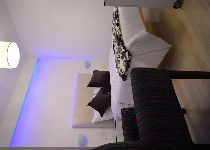 Condesa 185 Hotel 4*